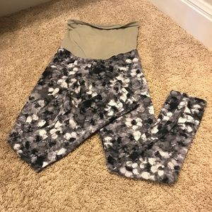 Flower petal maternity leggings
